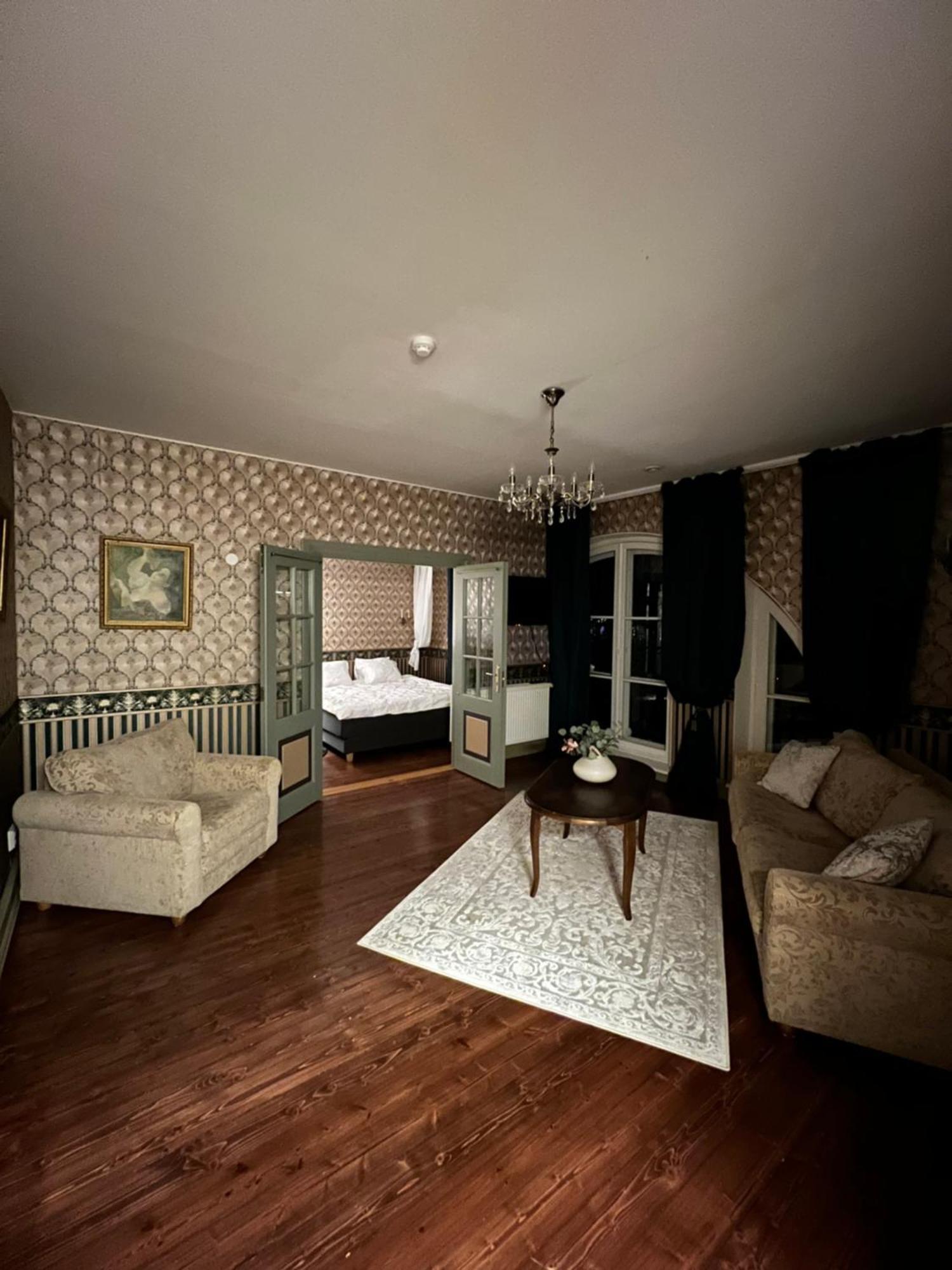 Mois & Manor Hotel